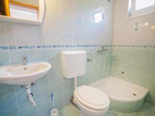 Апартаменты Guest House Ana Петровац Трехместный номер-студио с балконом-5