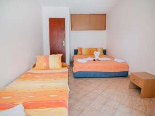 Апартаменты Guest House Ana Петровац Трехместный номер-студио с террасой-1